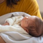 Les meilleurs conseils pour aider bébé à faire ses nuits : routines et astuces