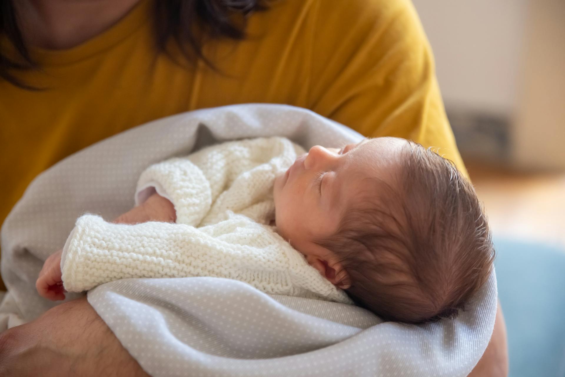 Les meilleurs conseils pour aider bébé à faire ses nuits : routines et astuces