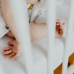 Guide pour choisir la gigoteuse parfaite pour bébé : conseils pour chaque saison et taille