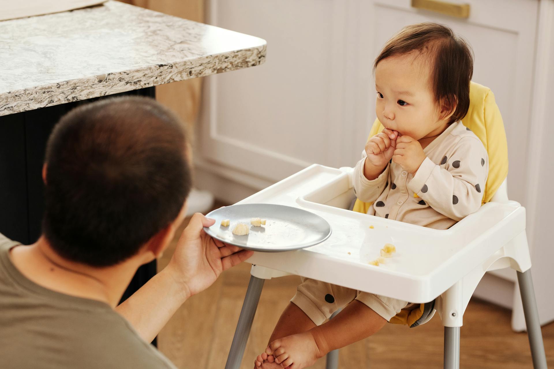 Les meilleures chaises hautes pour bébé : confort, sécurité, et facilité de nettoyage