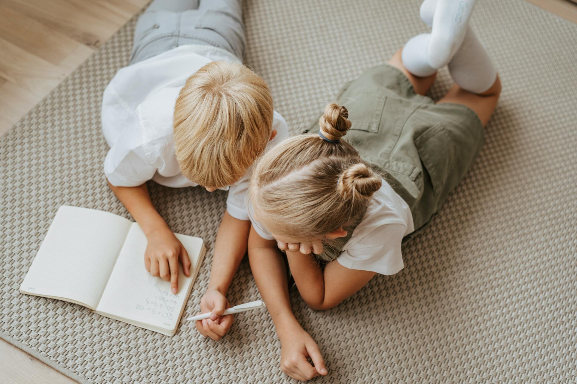 Les relations entre frères et soeurs : préparer l’arrivée d’un nouveau bébé